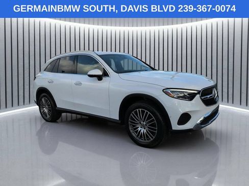 Used 2025 Mercedes-Benz GLC 300 image 3