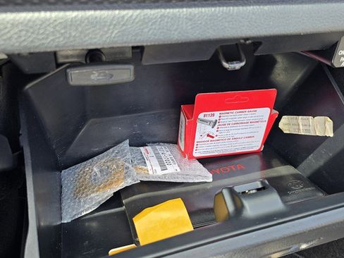 Used 2001 Toyota MR2 image 15