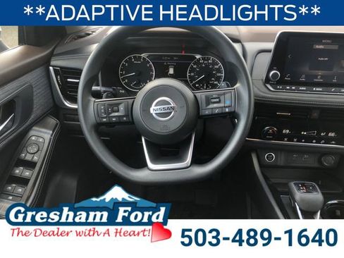 Used 2021 Nissan Rogue SV image 14