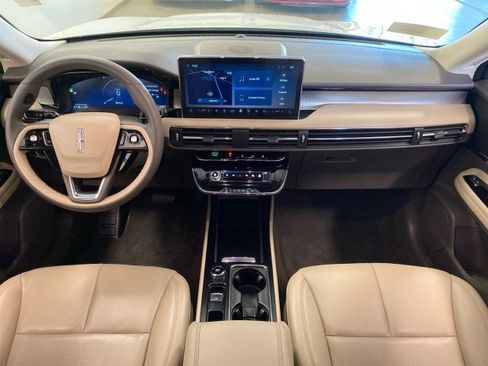 Used 2023 Lincoln Corsair AWD w/ Equipment Group 101A image 10