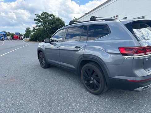 Used 2024 Volkswagen Atlas SE AWD/4WD image 4