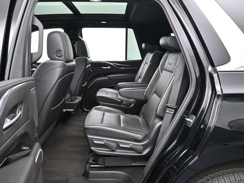 Used 2023 Cadillac Escalade Premium Luxury image 35