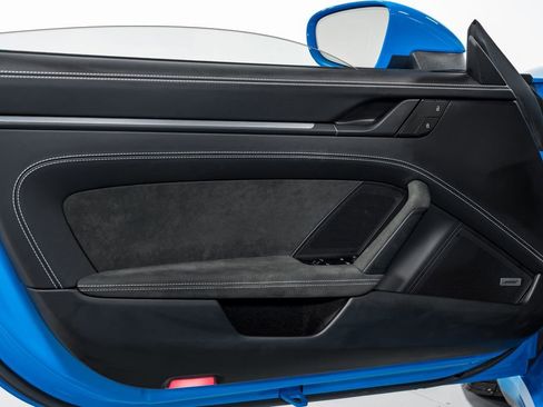 Used 2022 Porsche 911 GT3 image 9