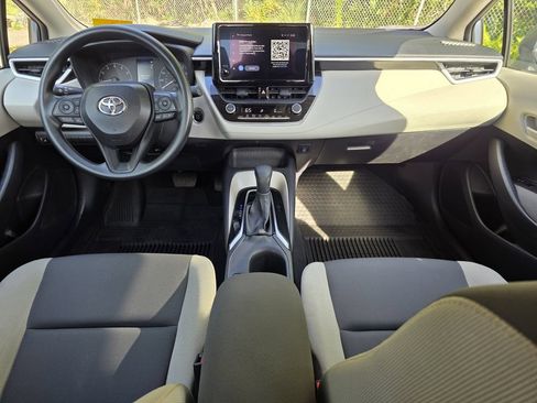 Used 2025 Toyota Corolla LE w/ Convenience Package FWD image 11