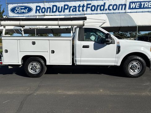 Certified 2017 Ford F250 XL w/ Power Equipment Group RWD image 3