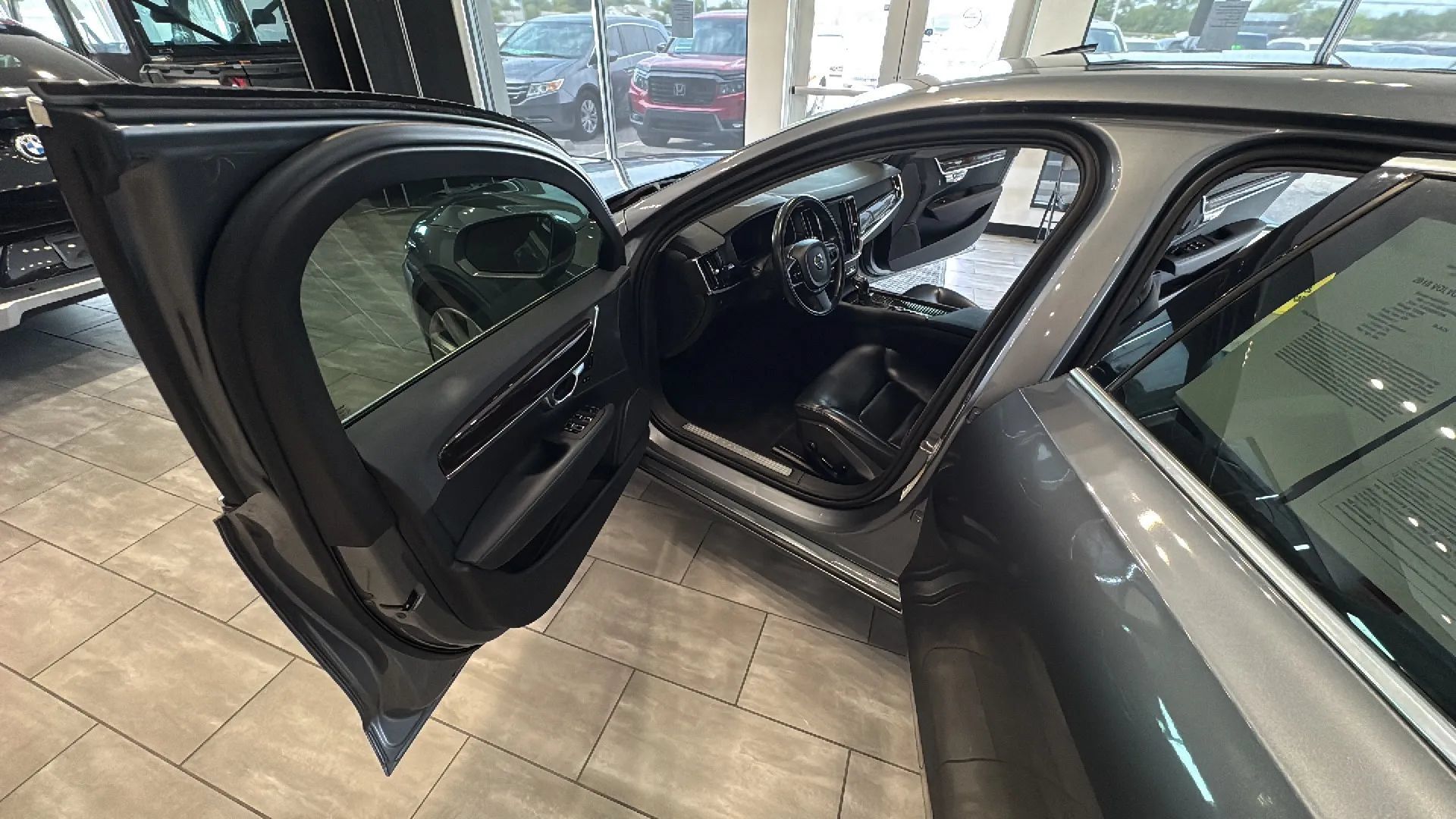 Used 2018 Volvo S90 T6 Momentum AWD/4WD image 20
