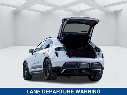 Used 2025 Porsche Macan Turbo Electric AWD/4WD image 29