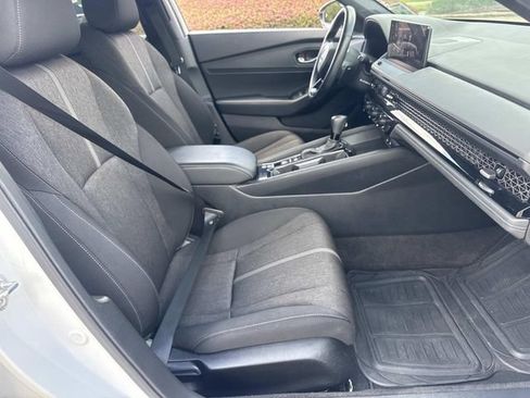Used 2024 Honda Accord Sport image 11