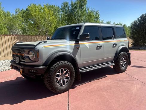 Used 2021 Ford Bronco Badlands image 3