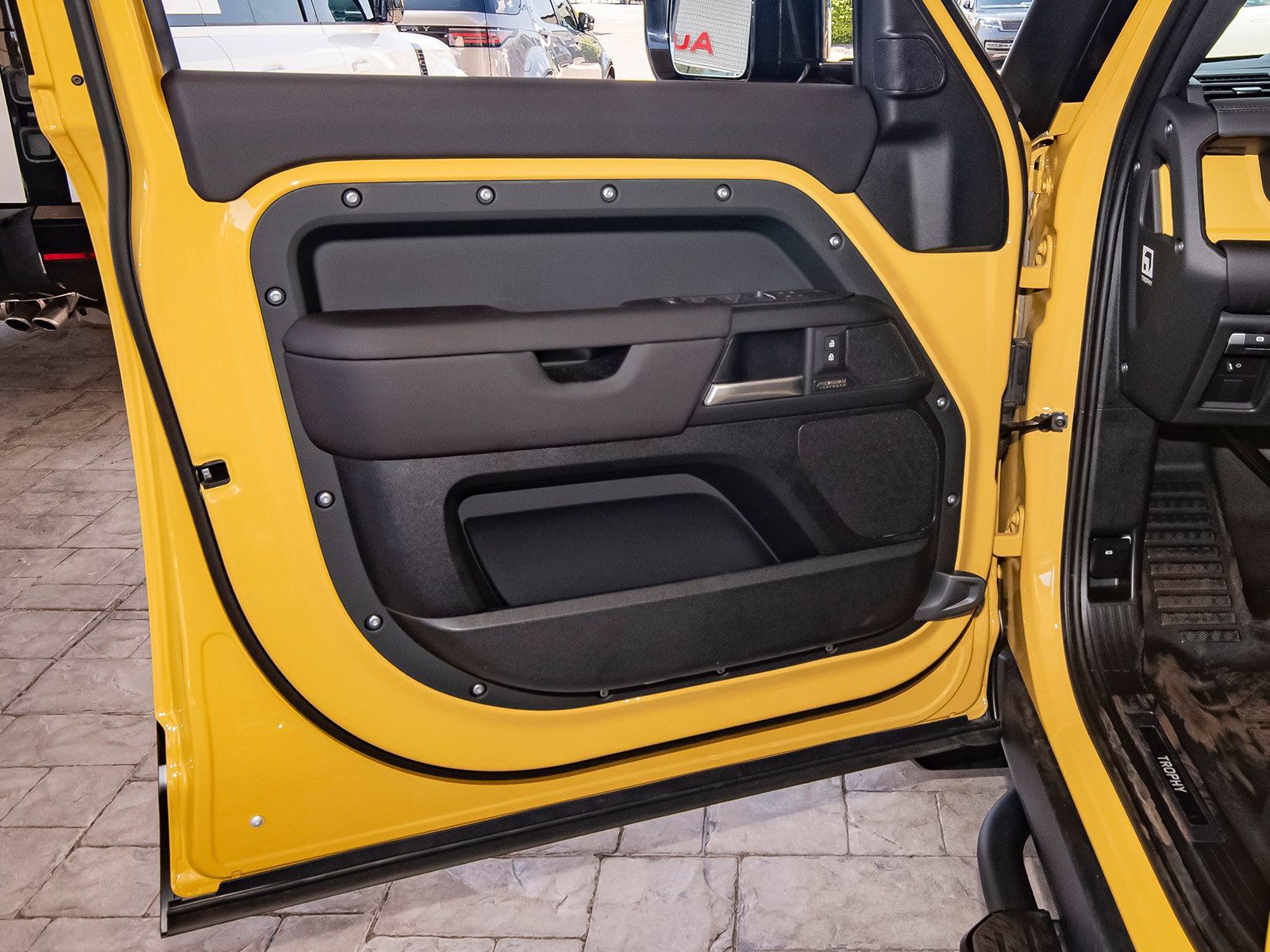 New 2026 Land Rover Defender 110 AWD/4WD image 34