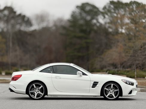 Used 2017 Mercedes-Benz SL 550 image 11
