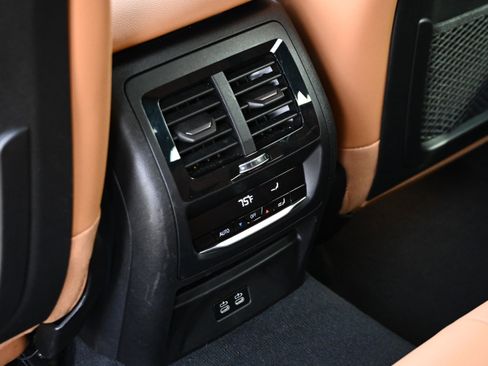 Certified 2025 BMW X4 xDrive30i image 25