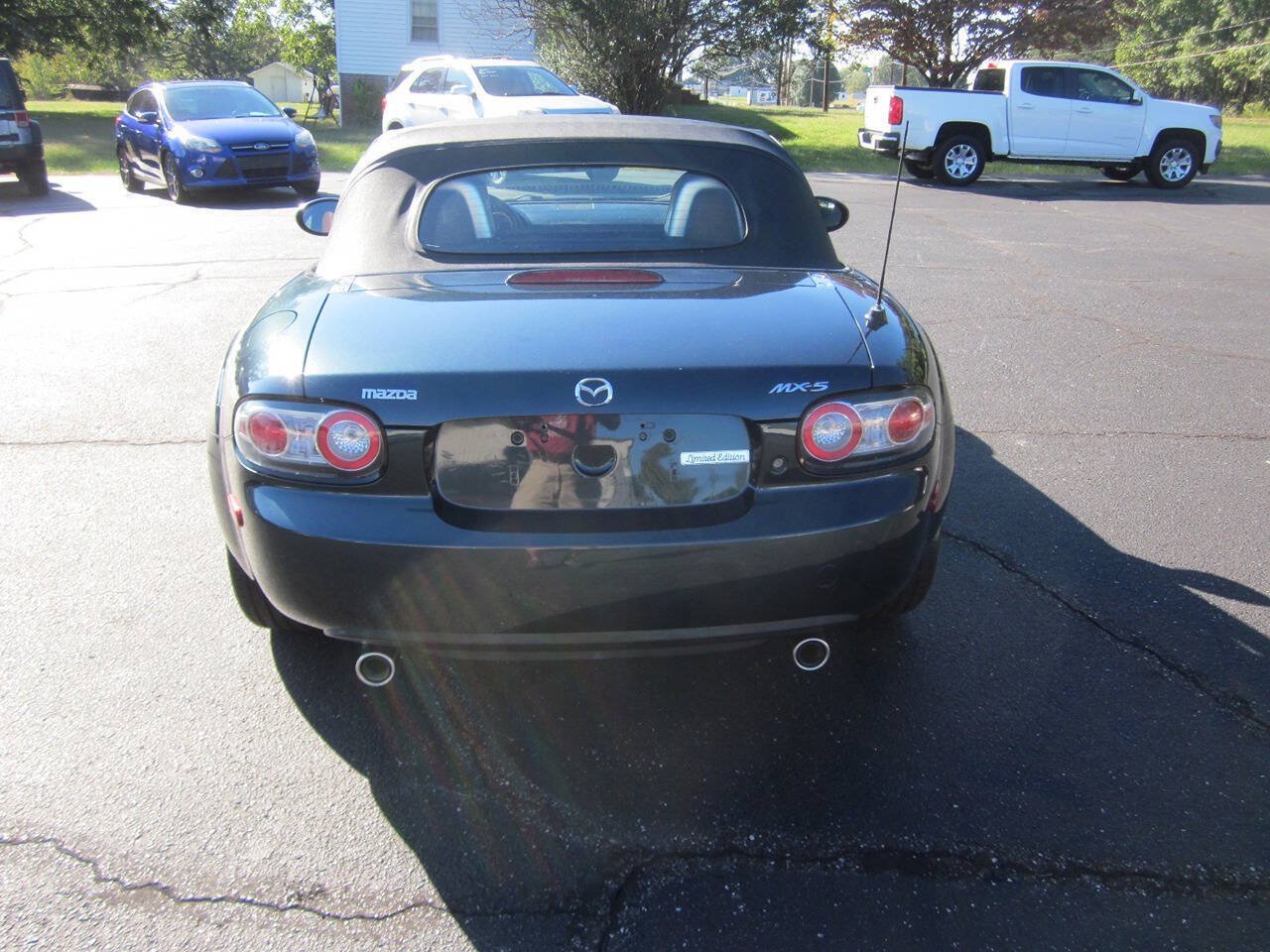 Used 2006 MAZDA MX-5 Miata Grand Touring RWD image 7