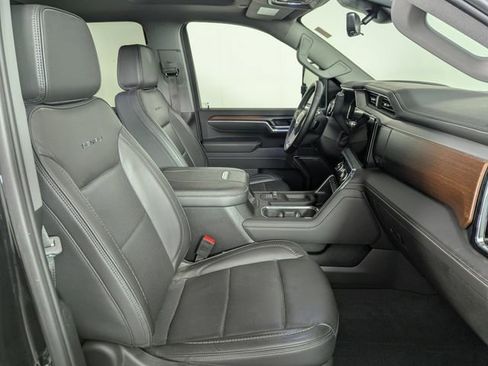 Used 2025 GMC Sierra 2500 Denali w/ Technology Package AWD/4WD image 21