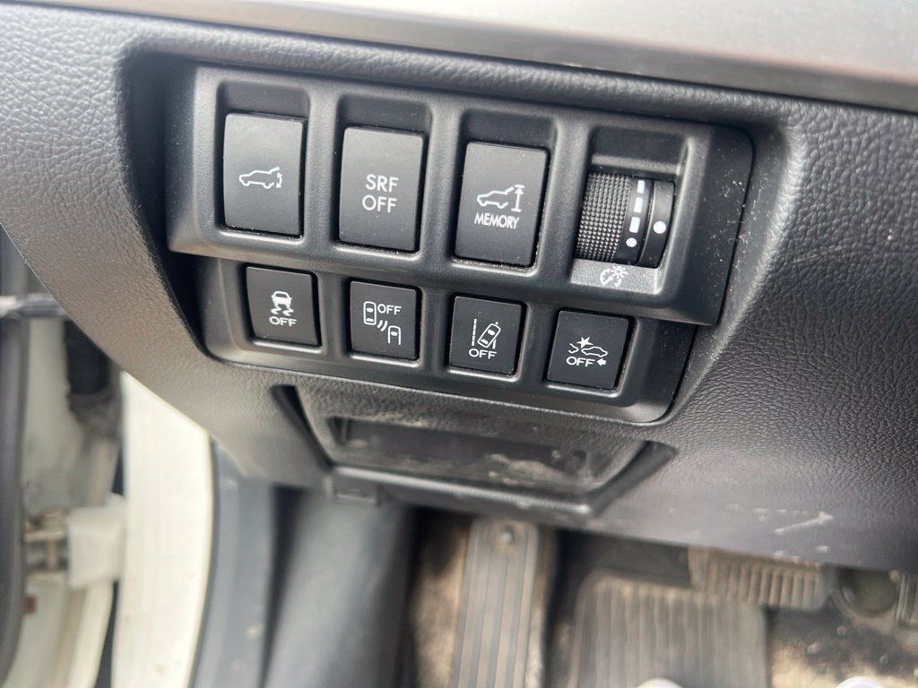 Used 2017 Subaru Outback 2.5i Premium AWD/4WD image 16