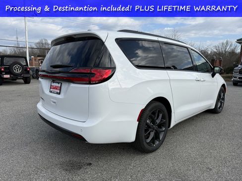 New 2026 Chrysler Pacifica Select w/ S Appearance Package FWD image 3
