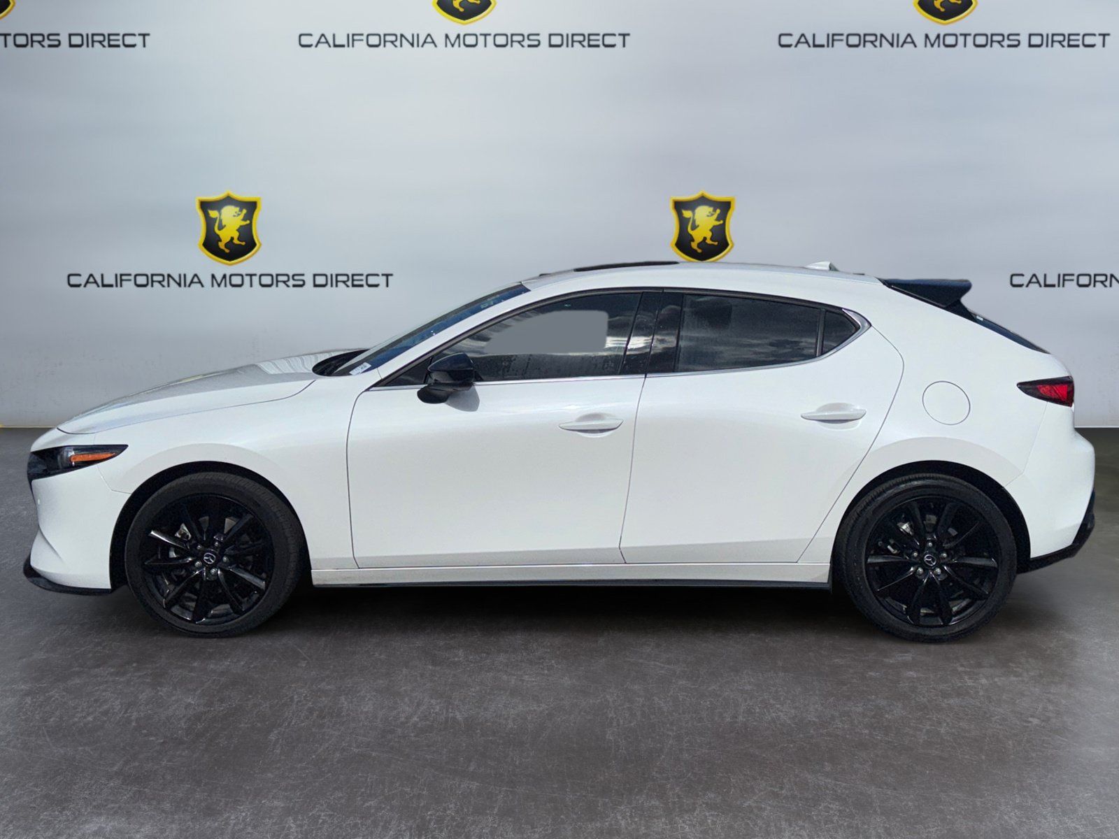 Used 2024 MAZDA MAZDA3 Hatchback w/Premium Plus Pkg AWD/4WD image 2