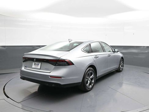 Used 2025 Honda Accord EX-L image 6