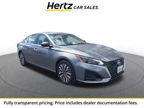 Used 2025 Nissan Altima 2.5 SV FWD image 1