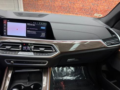 Used 2023 BMW X5 xDrive40i w/ Premium Package image 17