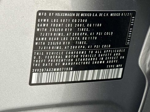 Used 2021 Volkswagen Tiguan SEL image 11