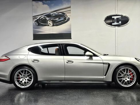 Used 2013 Porsche Panamera GTS AWD/4WD image 27