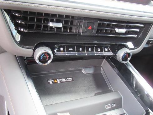 New 2025 Chevrolet Tahoe High Country image 26