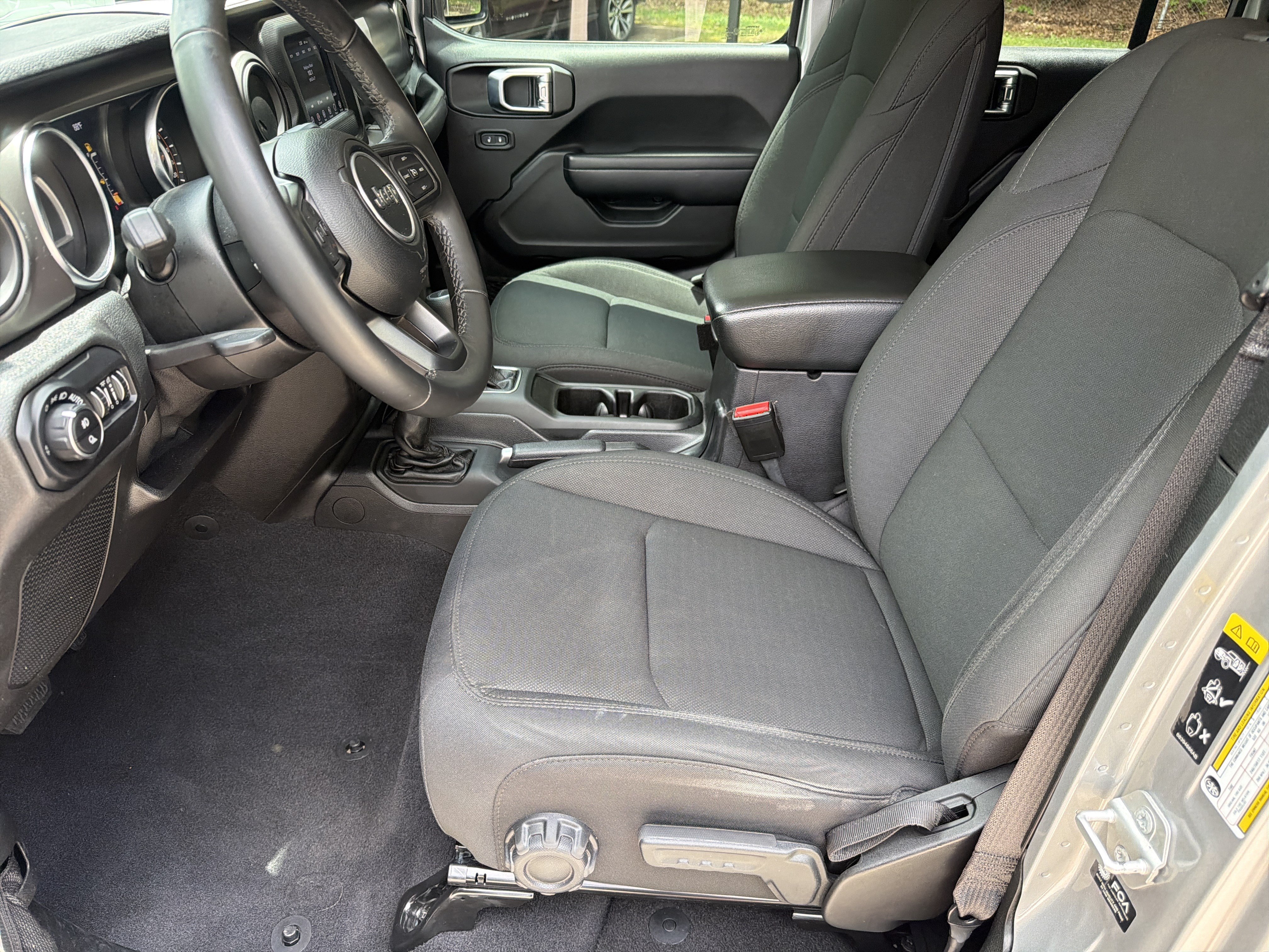 Used 2021 Jeep Gladiator Sport AWD/4WD image 9