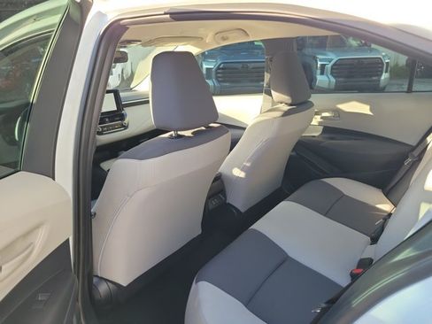 Used 2025 Toyota Corolla LE FWD image 7