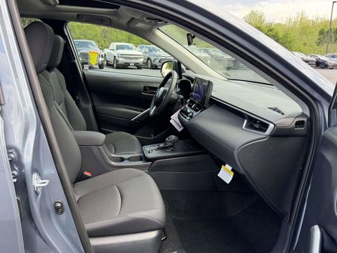 New 2026 Toyota Corolla Cross LE w/ Moonroof Package AWD/4WD image 11