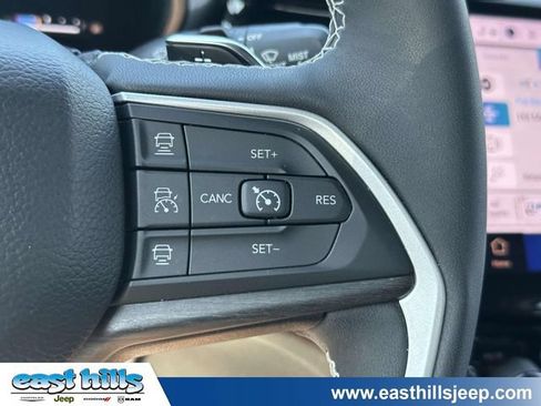 Used 2023 Jeep Grand Cherokee 4WD 4xe image 32