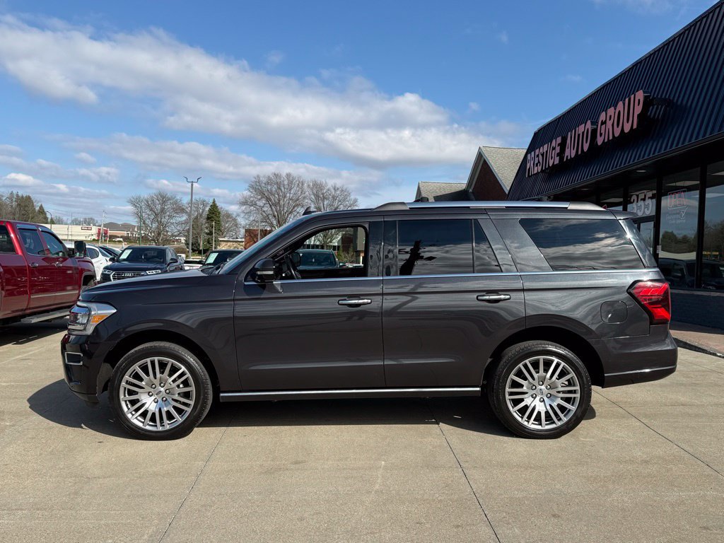 Used 2024 Ford Expedition Limited AWD/4WD image 4