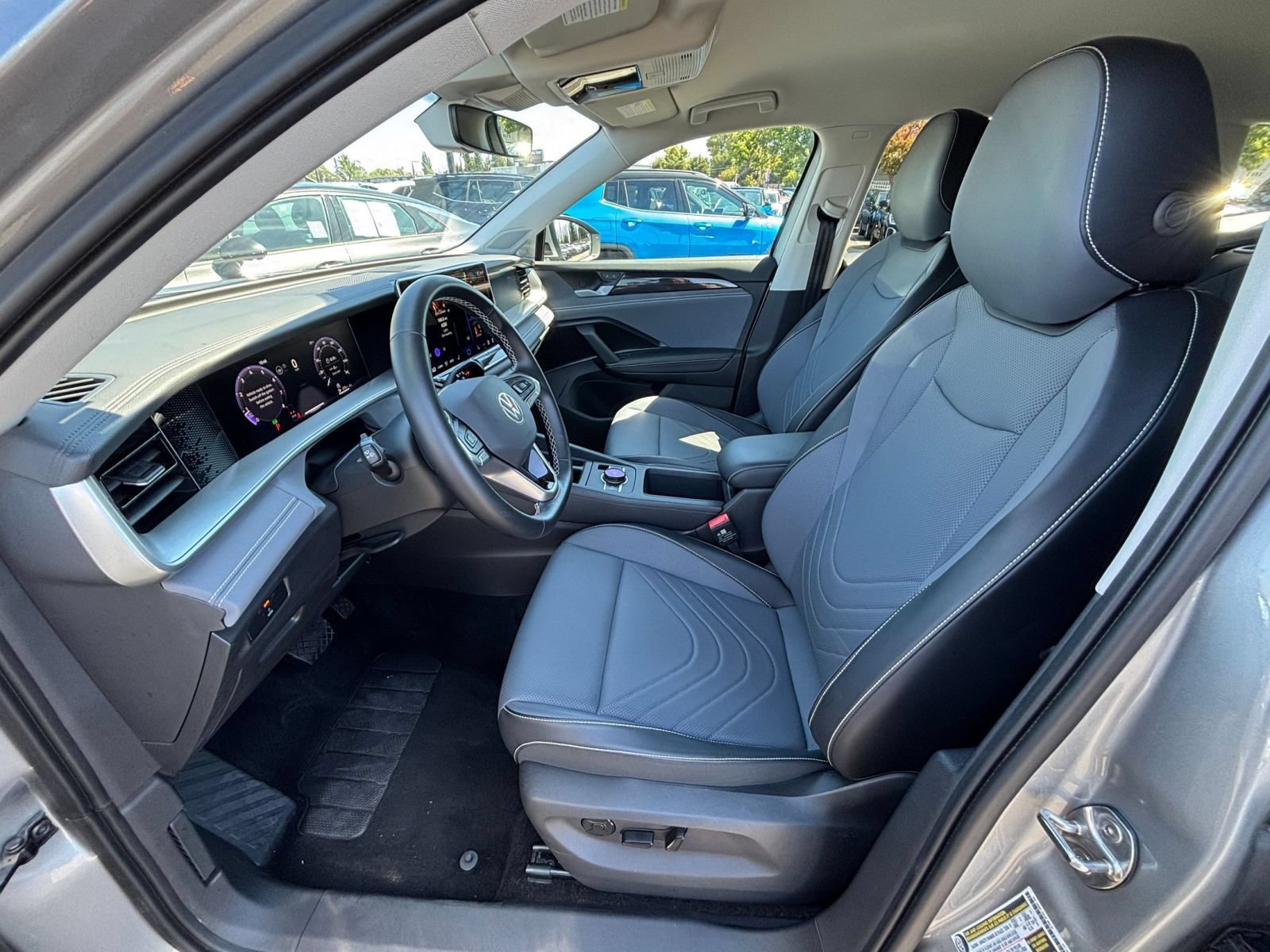 Used 2026 Volkswagen Tiguan SE AWD/4WD image 28