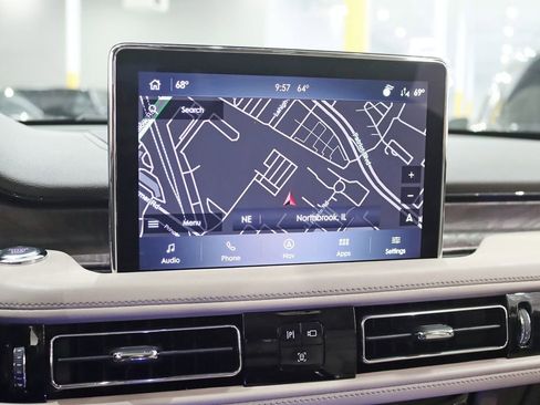Used 2024 Lincoln Aviator Reserve w/ Equipment Group 201A AWD/4WD image 17