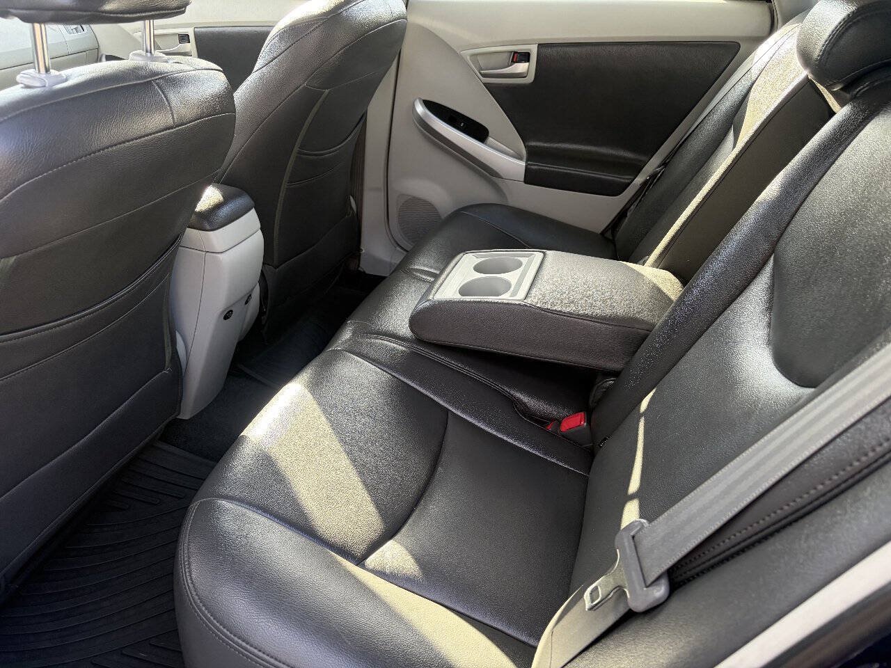 Used 2015 Toyota Prius Three w/ Solar Roof Package FWD image 4