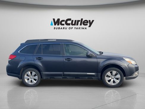 Used 2010 Subaru Outback 2.5i Limited w/ Popular Equipment Group 2A image 6
