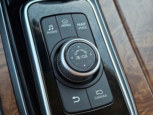 Used 2023 Nissan Armada SL image 28