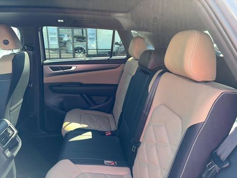 New 2026 Volkswagen Atlas Cross Sport SE image 13