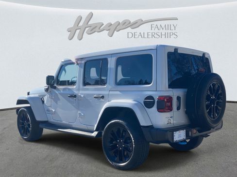 Certified 2023 Jeep Wrangler Sahara w/ Cold Weather Group image 6