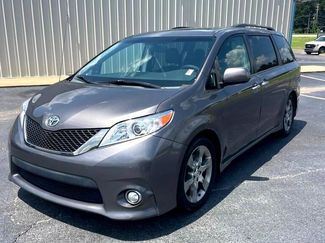 Used 2013 Toyota Sienna SE image 1
