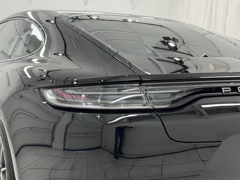 Certified 2022 Porsche Panamera 4 Platinum Edition image 17