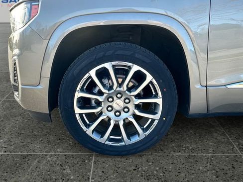 Used 2023 GMC Acadia Denali w/ Denali Ultimate Package FWD image 14