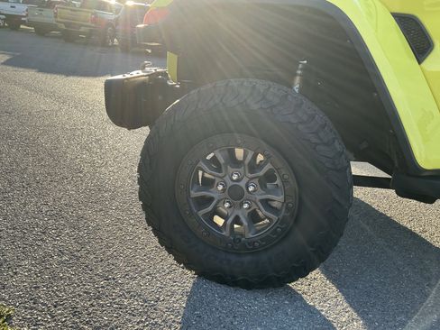 Used 2022 Jeep Wrangler Unlimited Rubicon w/ Trailer Tow Package image 11