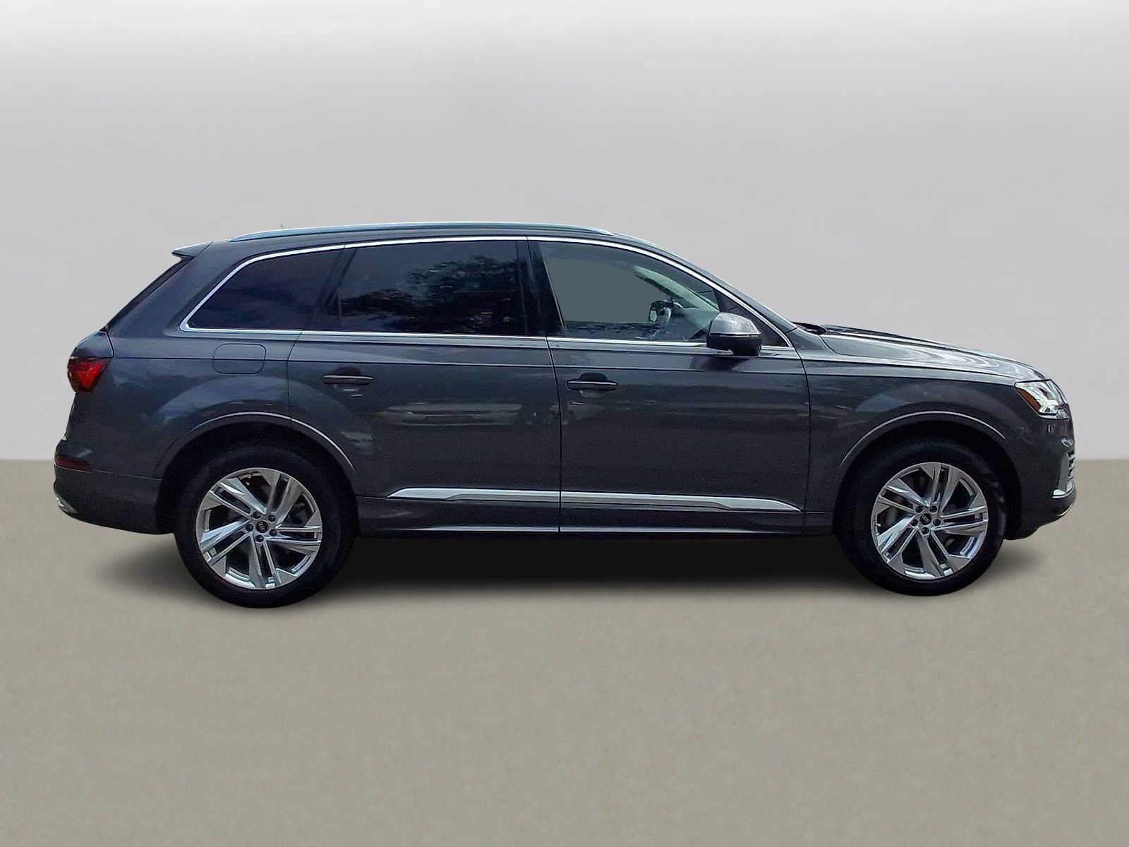Used 2023 Audi Q7 3.0T Premium AWD/4WD image 32