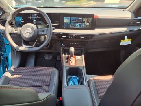New 2025 Nissan Kicks SR image 7