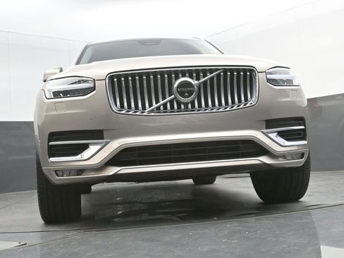Certified 2024 Volvo XC90 B5 Plus image 38