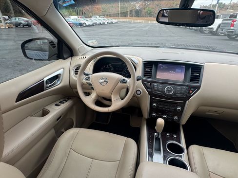 Used 2014 Nissan Pathfinder Platinum w/ Platinum Premium Package image 23