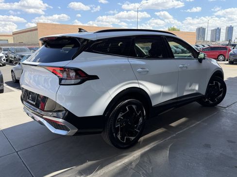 Used 2025 Kia Sportage SX image 4