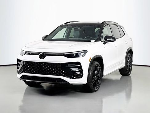 New 2026 Volkswagen Tiguan SE R-Line AWD/4WD image 3