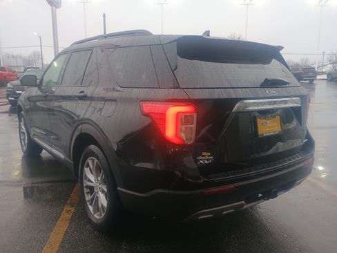 Used 2022 Ford Explorer XLT w/ Equipment Group 202A image 7